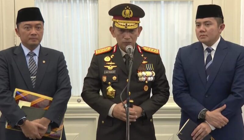 Keterangan pers Kapolri Jenderal Listyo Sigit soal insiden ledakan di SMAN 72 Jakarta. (Tangkapan layar YouTube Sekretariat Presiden)
