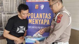 Kegiatan Polantas Menyapa di Samsat Cimahi.