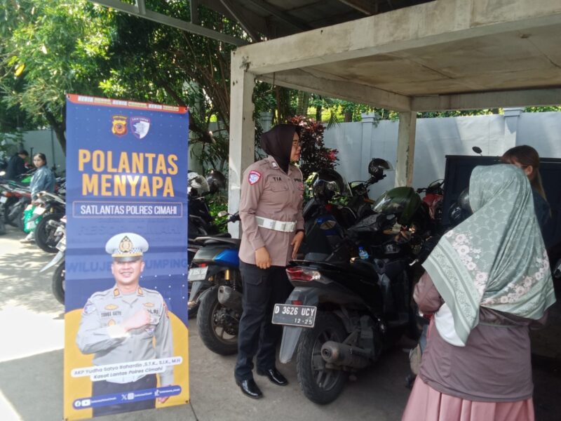 Polantas Menyapa Samsat Cimareme. (Istimewa)