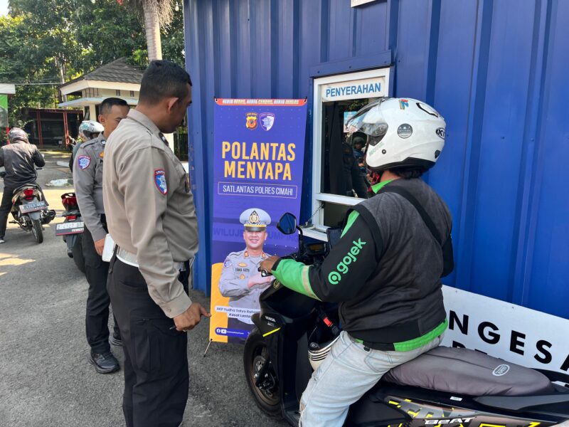 Polantas Menyapa di Samsat Cimahi. (Istimewa)