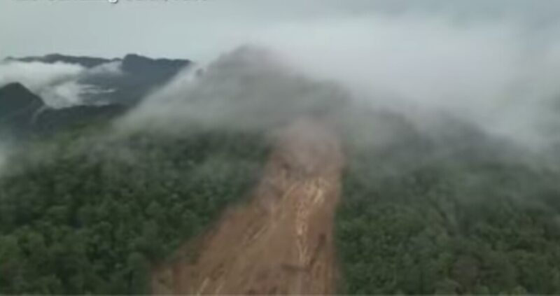 Mahkota Longsor Gunung Burangrang. 