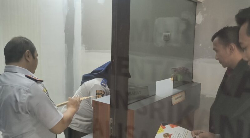 Endang, Kepala Dishub Kota Cimahi Menerima Somasi yang Dilayangkan Audirahman Kuasa Keluarga MPS. (Foto/eri)