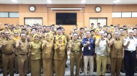 Walikota Cimahi, Ngatiyana Bersama Sejumlah Jajaran PNS Di Lingkungan Pemerintahan Kota Cimahi. (Diskominfo Kota Cimahi)