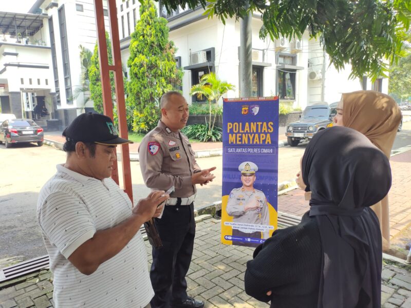 Kegiatan Polantas Menyapa Samsat Cimahi.
