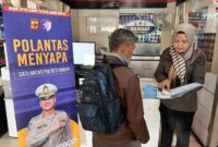 Kegiatan Polantas Menyapa di Samsat Cimahi.