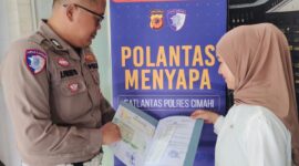 Kegiatan Polantas Menyapa di Samsat Cimareme.