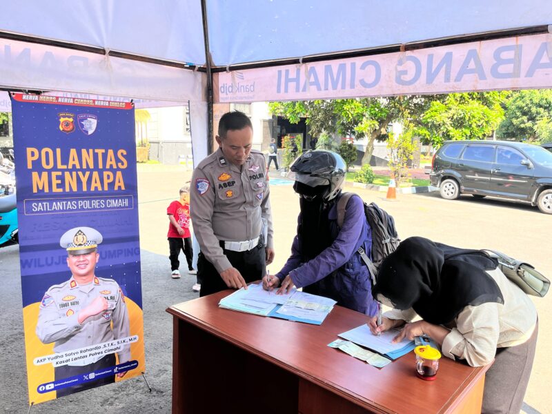 Polantas Menyapa di Samsat Cimahi.