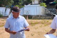 Enang Sahri, Anggota Komisi III DPRD Cimahi saat melaksanakan sidak lokasi pembangunan rumdin wali kota. (Foto/eri)