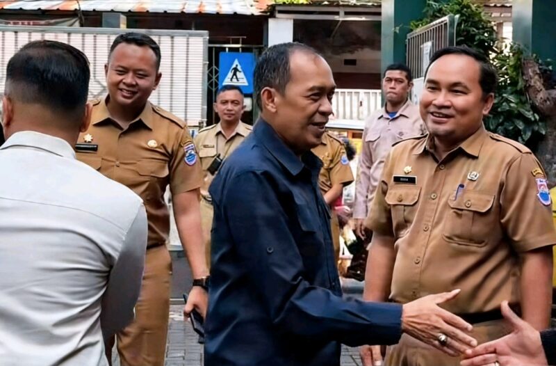 Wali Kota Cimahi, Ngatiyana Usai Melakukan Monitoring Di SDN Cimahi Mandiri 5. (Eri)